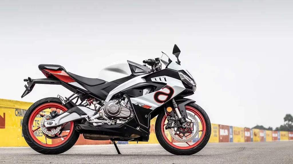 CF Moto 450SR vs Aprilia RS 457 India