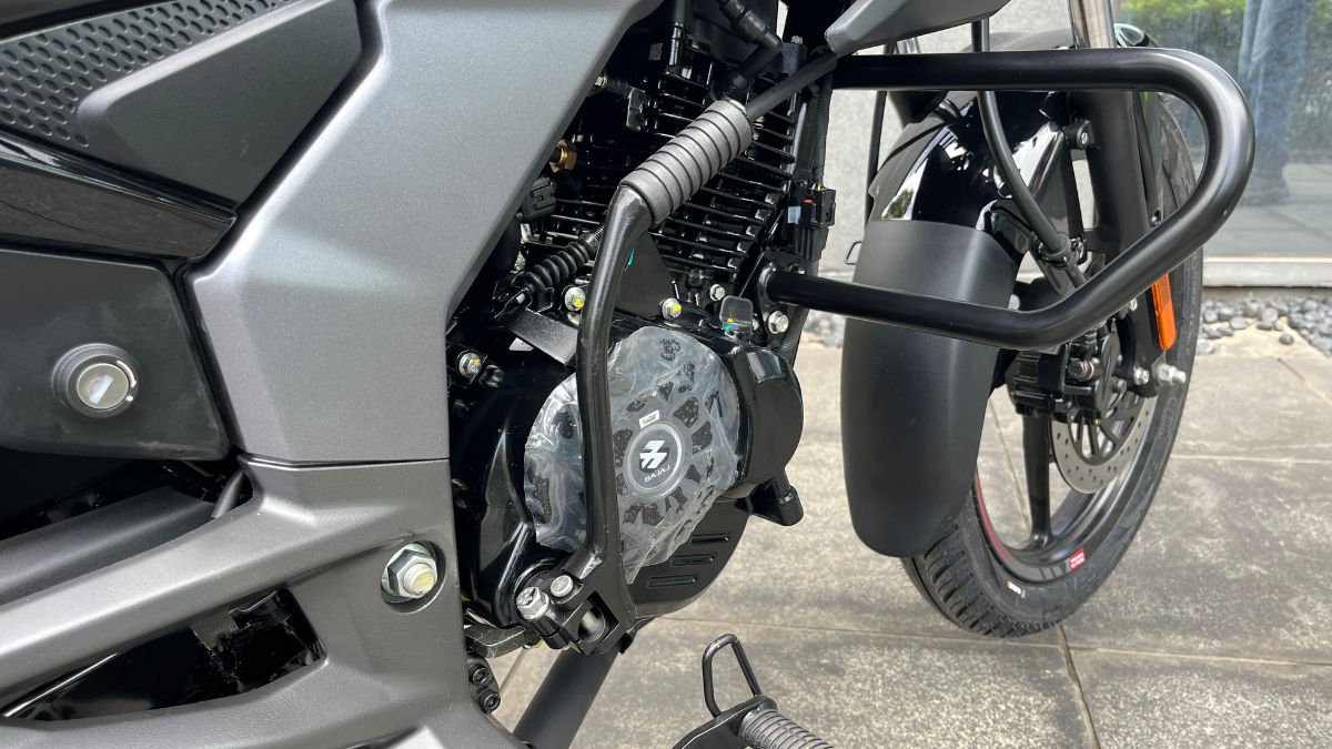 Bajaj Pulsar entry-level monoshock TFT