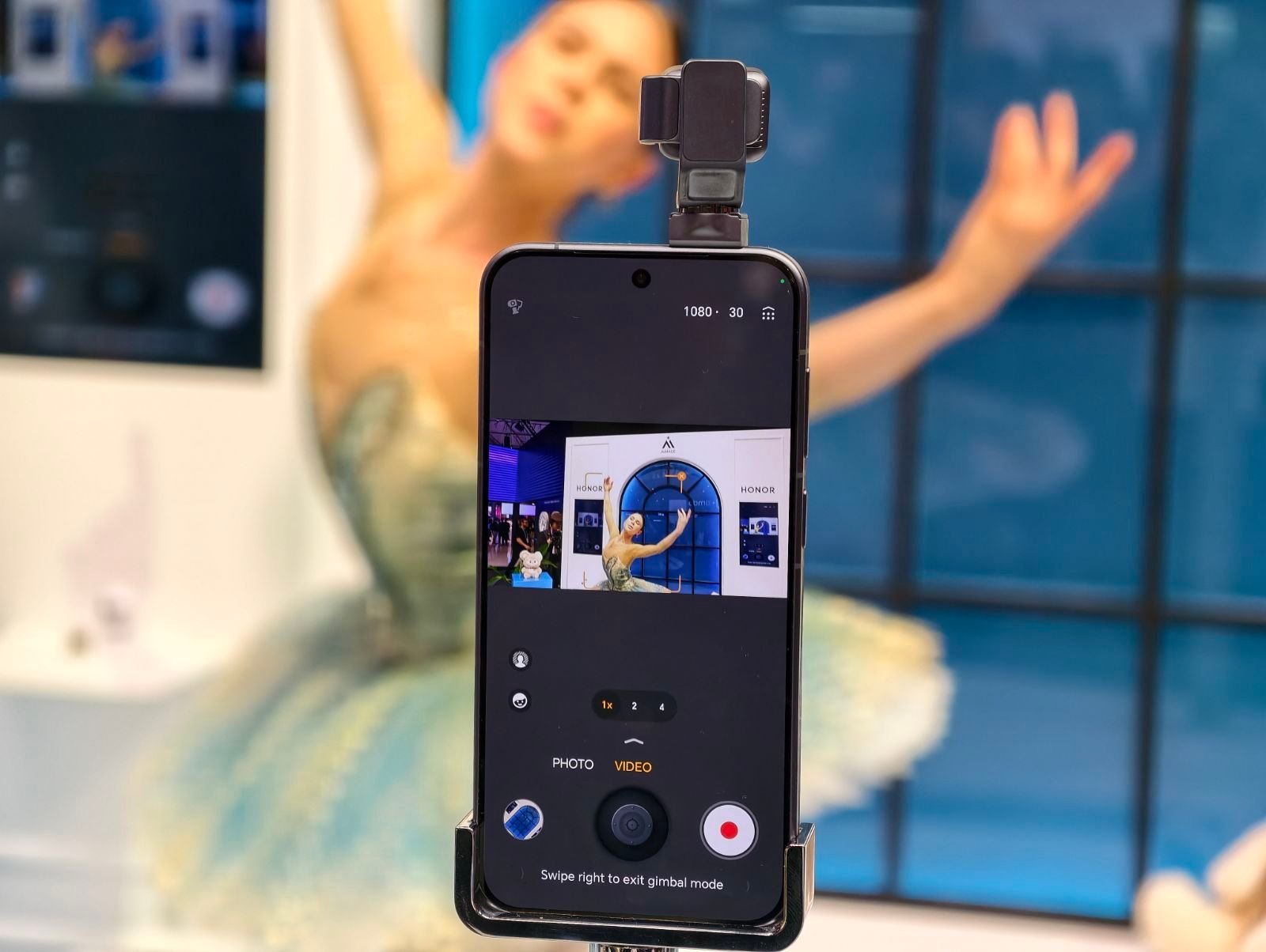 Honor Robot Phone hands-on