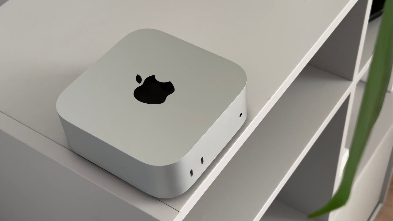 Apple M6 Mac mini form factor
